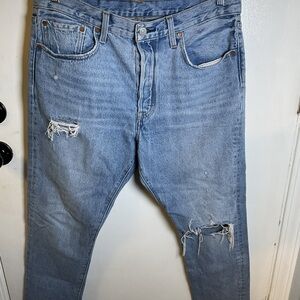 Women’s Levi 501s Skinny Distressed Jean W32 L28
